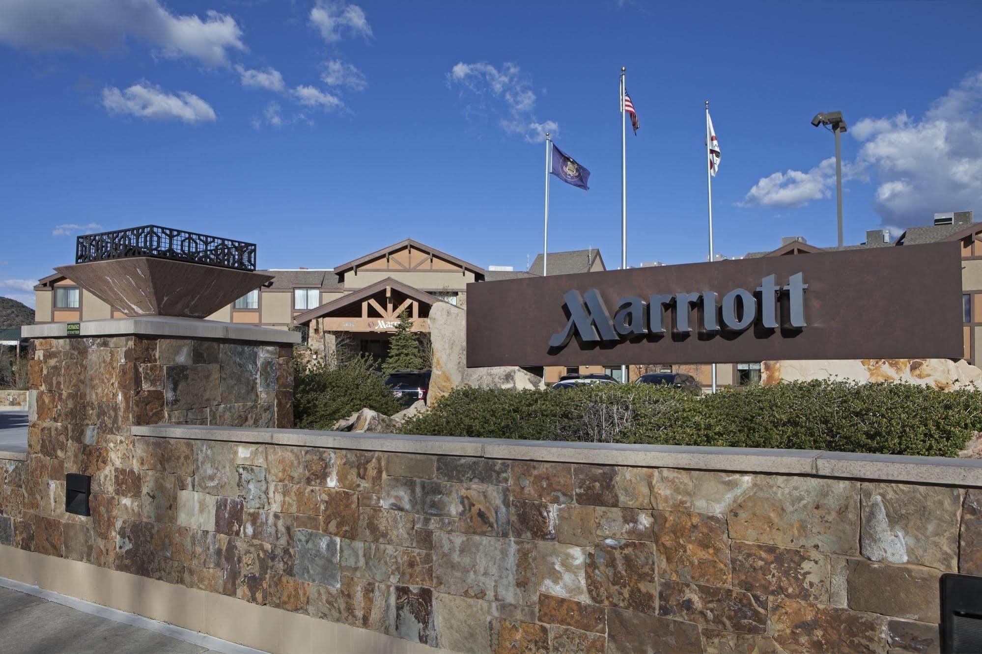 Sheraton Park City Hotel Exterior photo